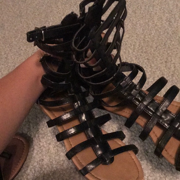 Gladiators - Picture 2 of 2